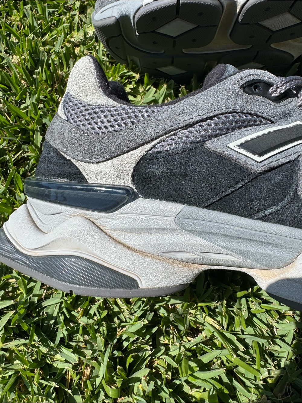 New Balance Gender Inclusive 9060 Sneaker - Picture 3 of 11